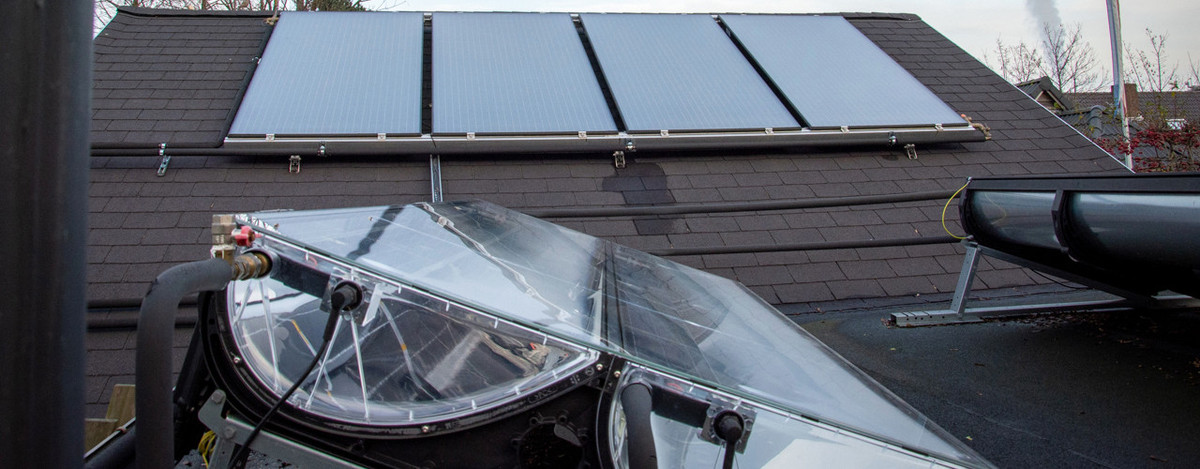 Zonnepanelen op dak leveren duurzame energie én warm water