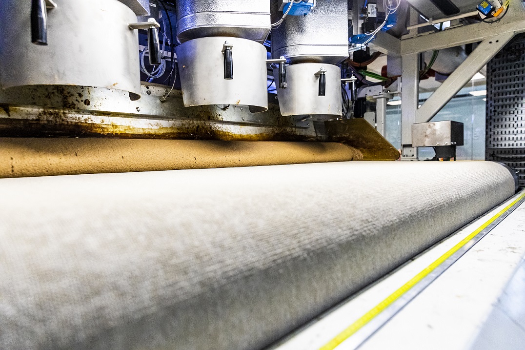 'Baanbrekende samenwerking sluit kringloop voor tapijttegels'