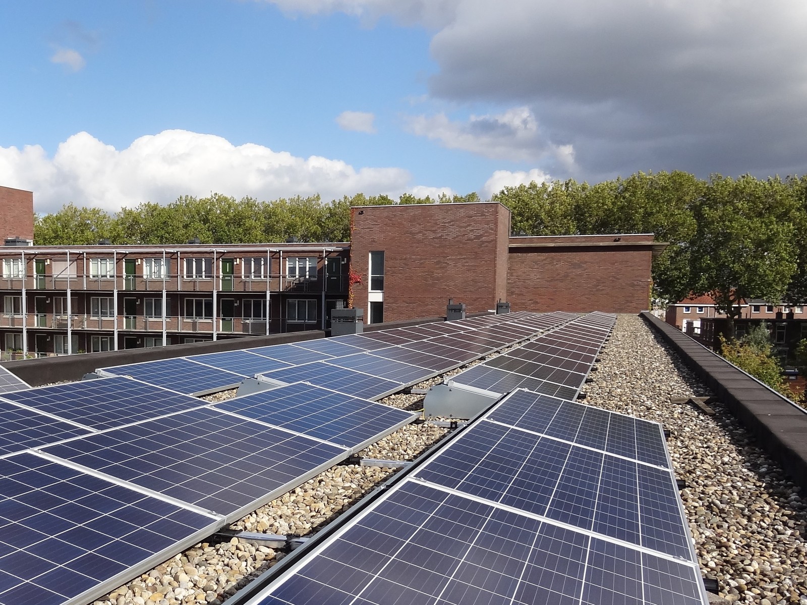 Solar Smart Grid-installatie verdeelt stroom flexibel onder bewoners